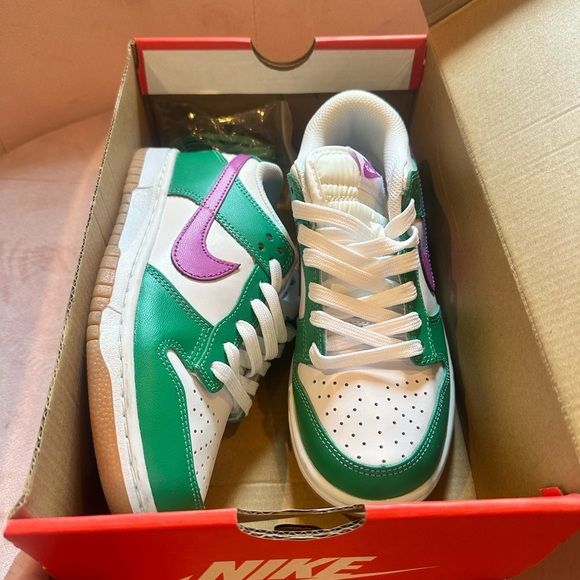 Green and purple Nike dunks - Picture 5 of 7